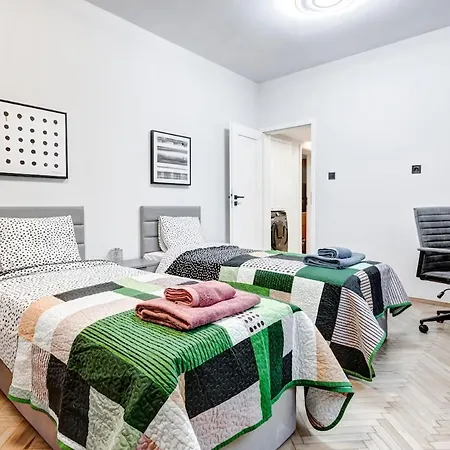 Apartment Spacious 2br Family Flat Next To Borisova Garden