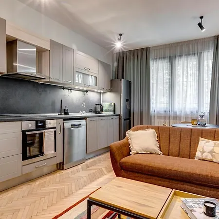 Spacious 2br Family Flat Next To Borisova Garden